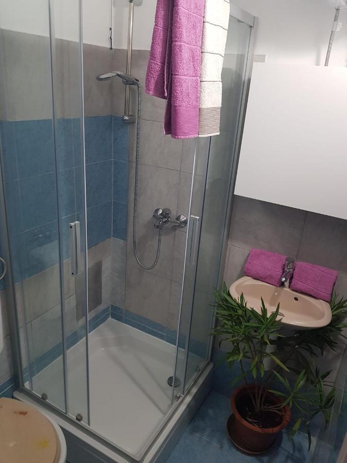 Apartment D Free Parking & Wifi, Walking Distance To Centrum 자다르 외부 사진