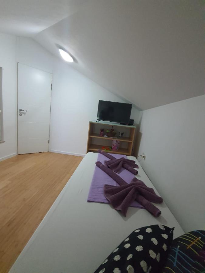 Apartment D Free Parking & Wifi, Walking Distance To Centrum 자다르 외부 사진